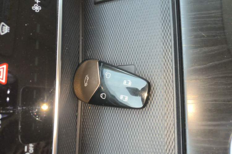 Used VOYAH Dream 2022 0-Emission Edition Dream+ Smart Range Package – 605 km
