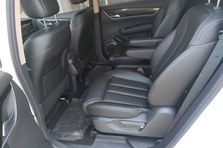 Used BYD Song MAX 2018 1.5T Manual Smart Connect Luxury 6-Seater
