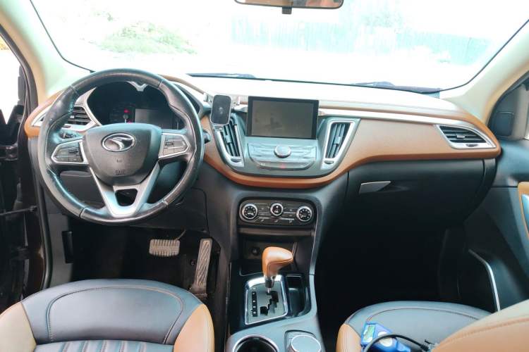 Used Soueast DX7 2015 1.5T Automatic Luxury Model
