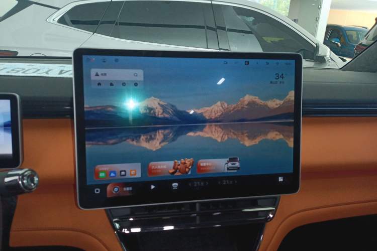 Used  LEVC L380 2024 140-Degree 6-Seater All-Wheel-Drive Ultra
