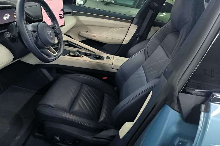 Used Zeekr 001 2025 YOU Edition 100 kWh All-Wheel Drive