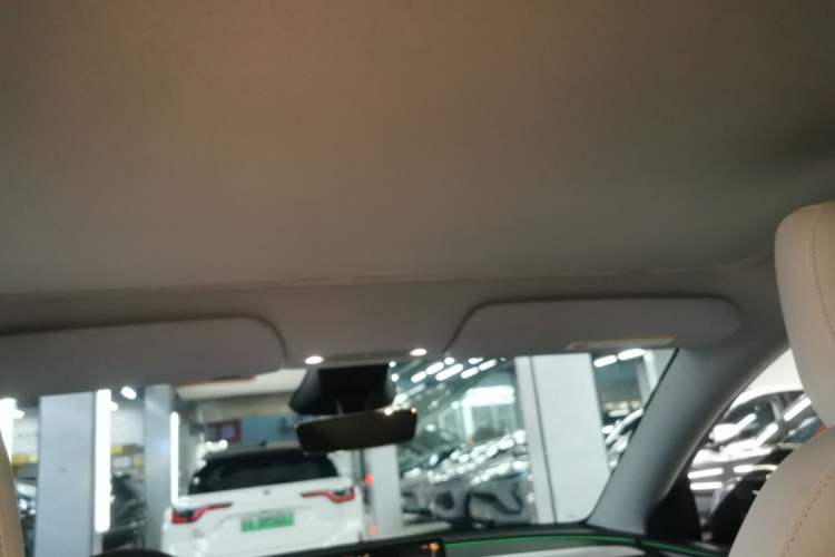 Used Tesla Model Y 2025 Rear-Wheel-Drive Version
