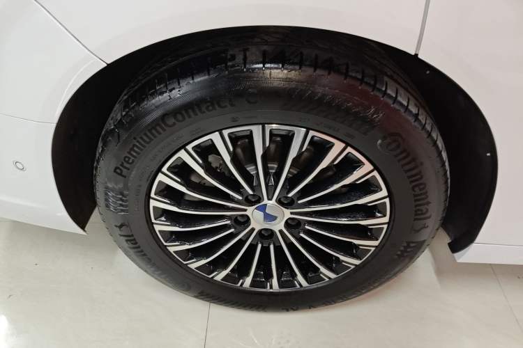 Used Denza D9 2022 DM-i 970 Four-Wheel Drive Flagship Model