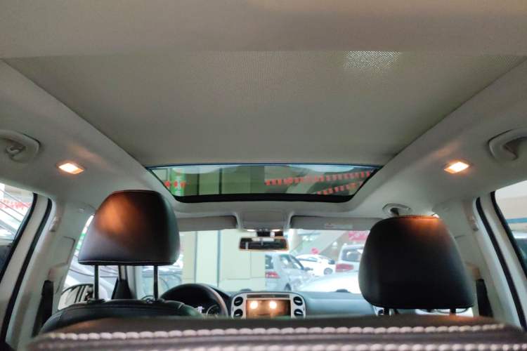 Used Volkswagen Tiguan 2017 300TSI Automatic Two-Wheel Drive Silk Road Comfort Edition
