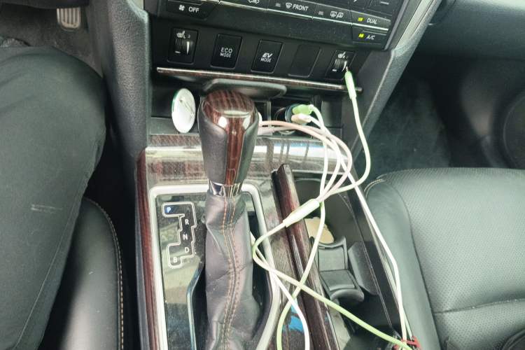 Used Toyota Camry 2016 Dual-Engine 2.5 HG 10th Anniversary Deluxe Navigation Edition
