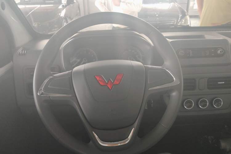 Used Wuling Yangguang 

