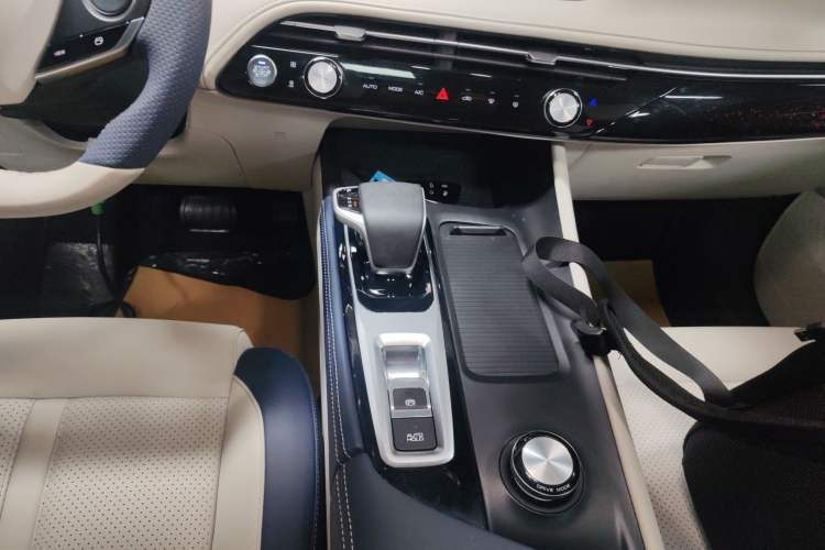 Used Dongfeng Aeolus Huge 2022 Mach Power 1.5T Dare-to-Love Edition
