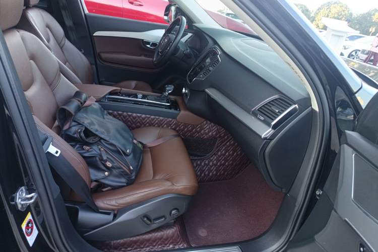 Used Volvo XC90 2019 T5 Zhiyi Edition 5-Seater China VI Standard
