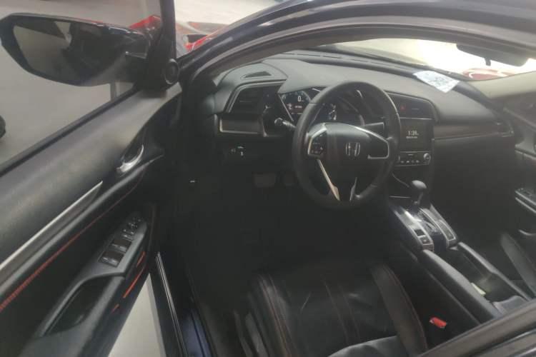 Used Honda Civic 2016 220TURBO CVT Luxury Edition