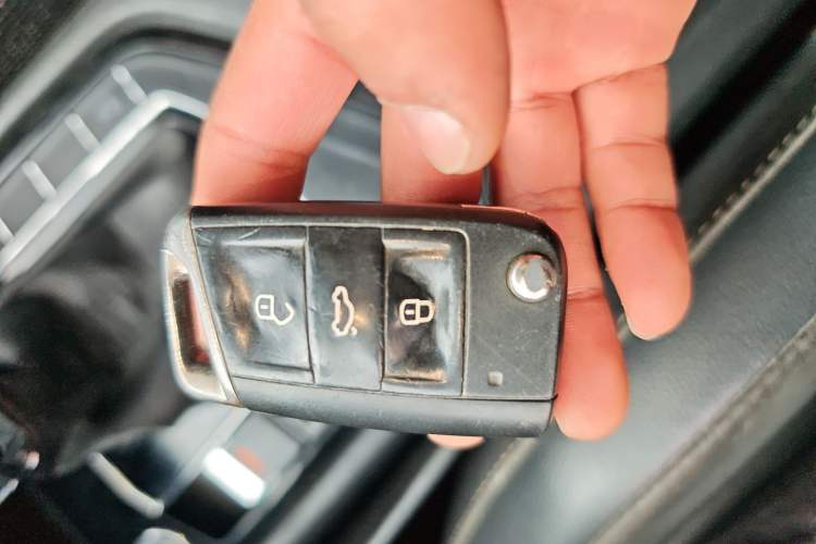 Used Volkswagen Tiguan L 2019 Updated Version 330TSI Automatic Two-Wheel Drive Panoramic Comfort Edition China VI Standard
