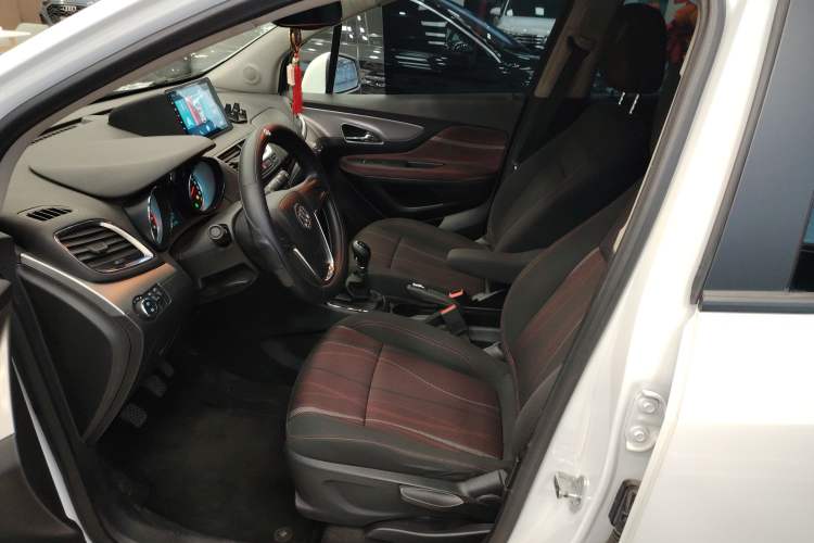 Used Buick Encore 2015 1.4T Manual Two-Wheel Drive Urban Advanced Model
