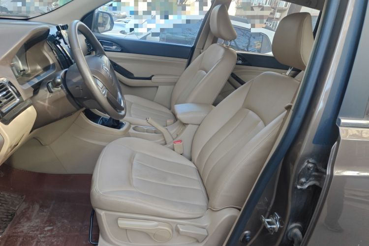 Used Baojun 730 2014 1.5L manual Comfort ESP version 7 seats
