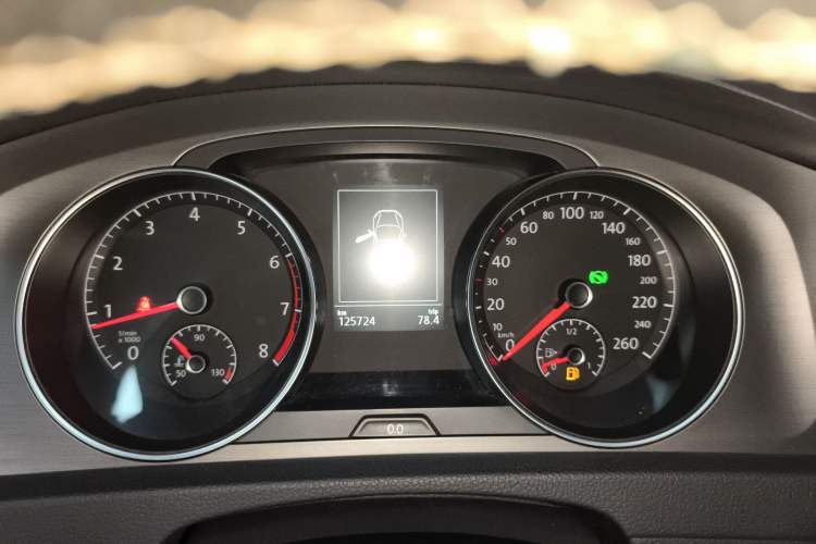 Used Volkswagen Golf 2016 230TSI Automatic Comfort Version
