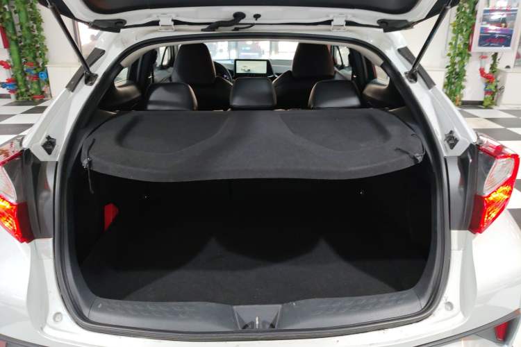 Used Toyota IZOA 2023 2.0L Yixing Version
