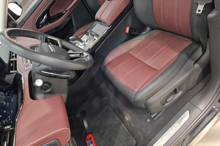 Used Land Rover Range Rover Evoque 2021 Range Rover Velar 249 PS R-Dynamic S Performance Edition
