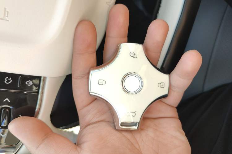 Used  eπ007 2024 530 Pro Version
