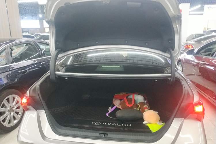 Used Toyota Avalon 2019 2.0L XLE Premium Edition China VI
