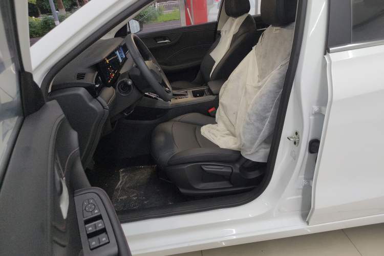 Used Roewe i5 2023 1.5L CVT Luxury Edition
