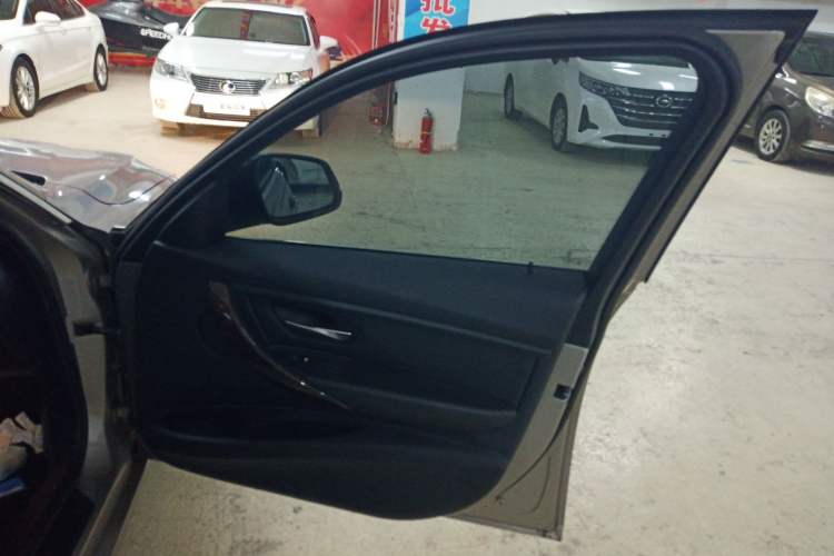 Used BMW 3 Series 2013 320Li Fashion Model
