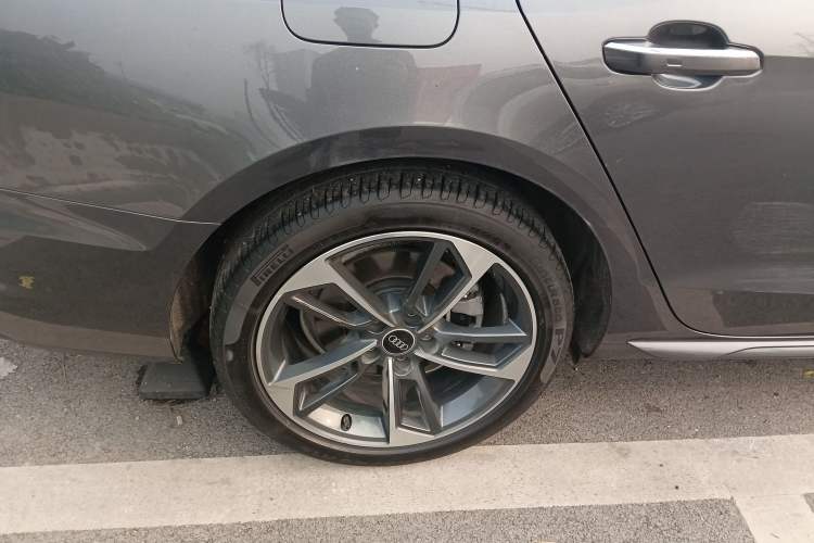 Used Audi A4L 2022 40 TFSI Fashion Dynamic Model
