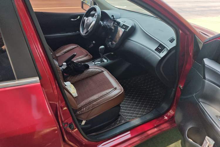 Used Nissan Tiida 2014 1.6L CVT Smart Model
