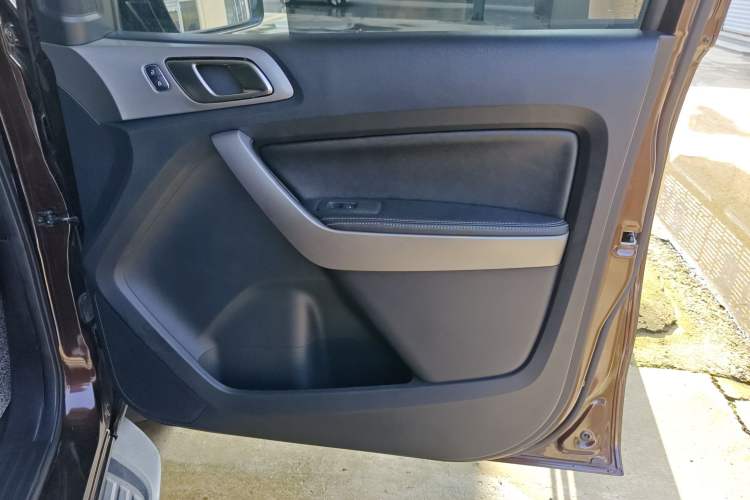 Used Ford Everest 2017 2.0T Gasoline Automatic 4x4 Luxury Edition 5 Seats
