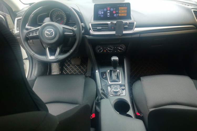 Used Mazda Mazda 3 Axela 2019 Cloud-Controlled Version Sedan 1.5L Automatic Comfort Trim China VI Standard
