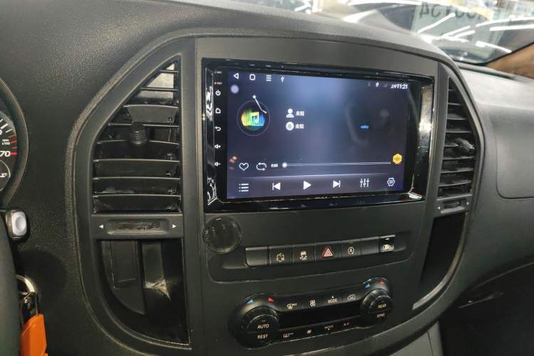 Used Mercedes-Benz Vito 2018 2.0T Elite Version 7 Seats China V Emission Standard
