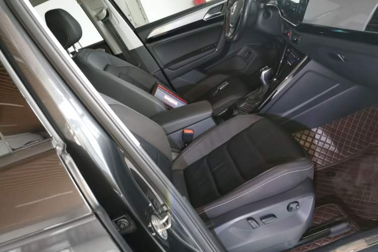 Used Volkswagen Tayron 2021 330TSI Two-Wheel Drive Luxury Smart Connectivity Version