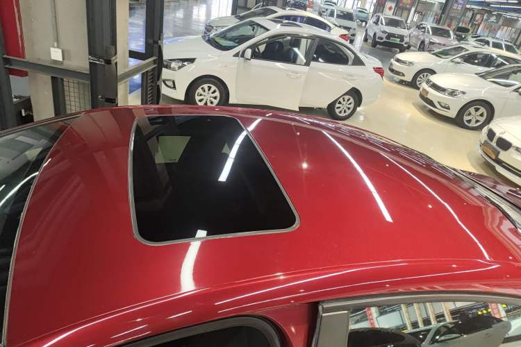 Used Chevrolet Cruze 2017 1.5L Automatic Pioneer Sunroof Edition
