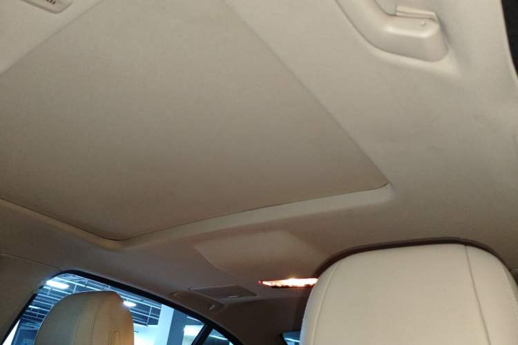 Used BMW 5 Series 2014 525Li Leading Model