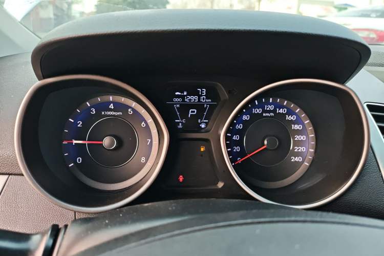 Used Hyundai Elantra 2015 1.6L Automatic Fashion Model
