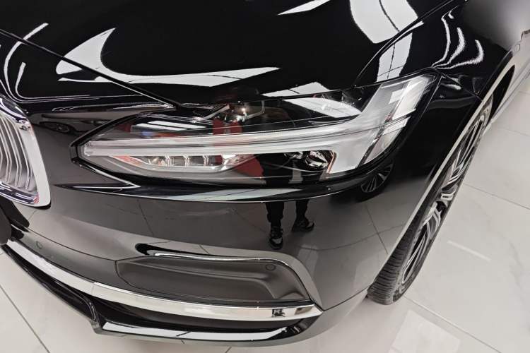 Used Volvo S90 2025 B5 Zhiyuan Luxury Edition
