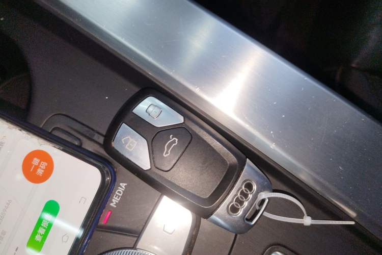 Used Audi A4L 2018 30th Anniversary Edition 40 TFSI Fashion Model
