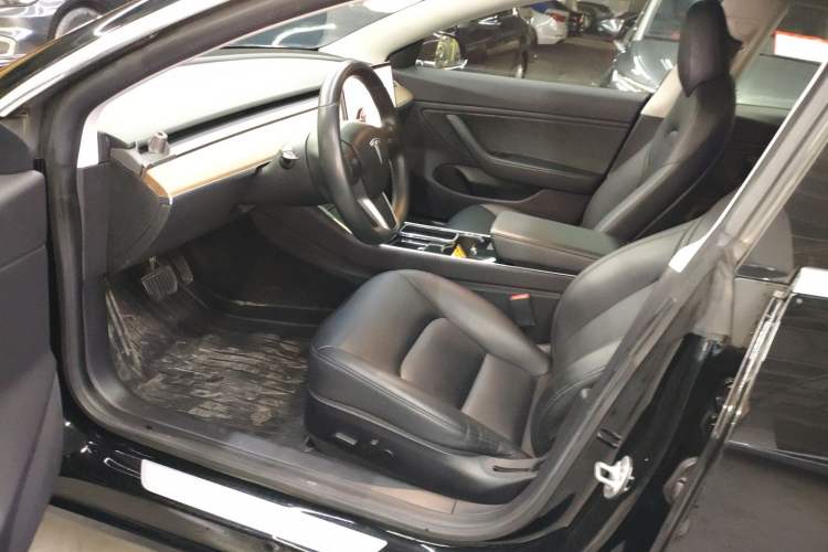 Used Tesla Model 3 2019 Long-Range Rear-Wheel-Drive Version
