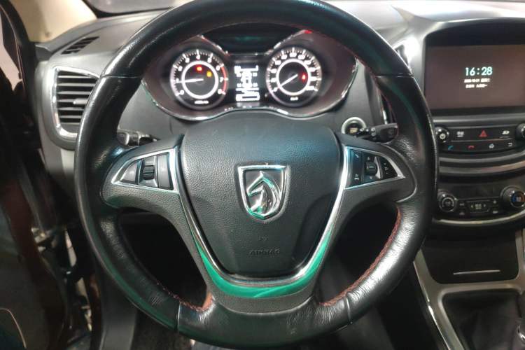 Used Baojun 560 2015 1.8L Manual Luxury Model
