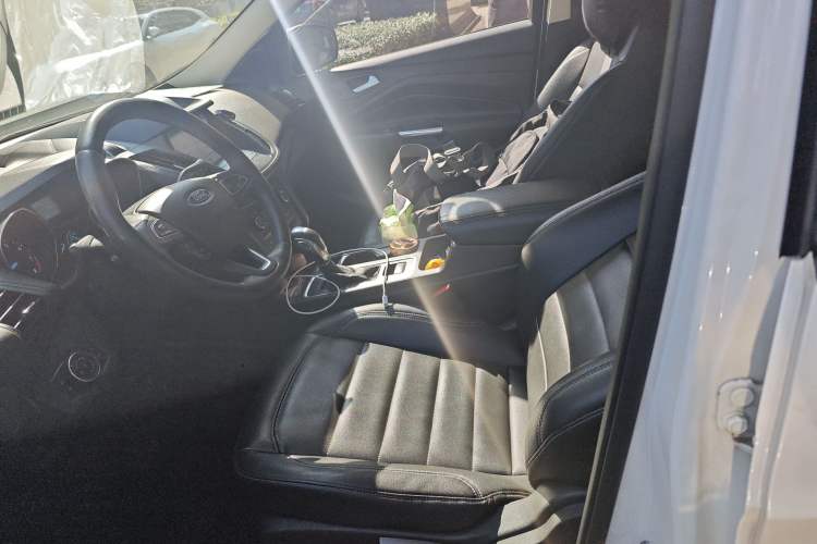 Used Ford Kuga 2019 EcoBoost 180 Two-Wheel-Drive Platinum Edition China VI Standard