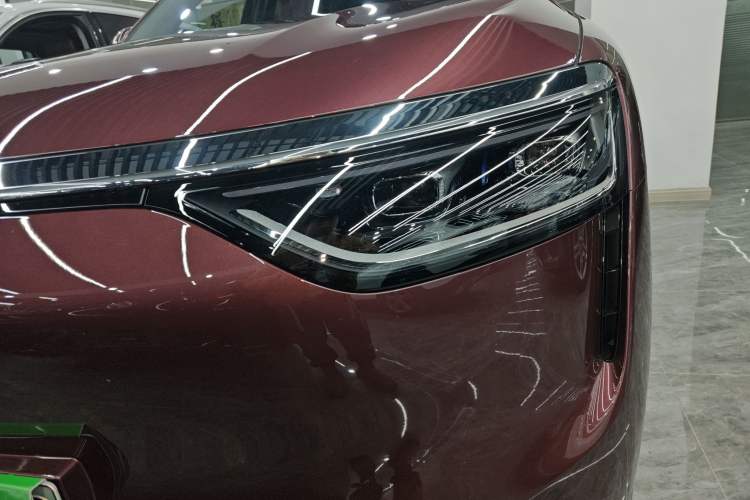 Used Hima AITO M8 2025 Extended-Range Ultra Version 53.4 kWh 5-Seater Edition
