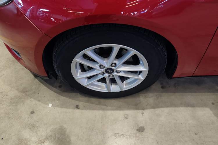 Used Ford Focus 2015 Sedan EcoBoost 125 Automatic Supreme Style Edition
