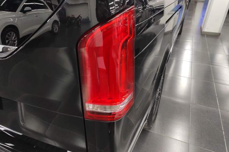 Used Mercedes-Benz V-Class 2018 V 260 L Prestige Extended Version China VI