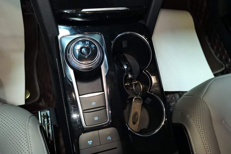 Used Ford Escape 2020 EcoBoost 245 Two-Wheel Drive Smart & Enjoyment Model
