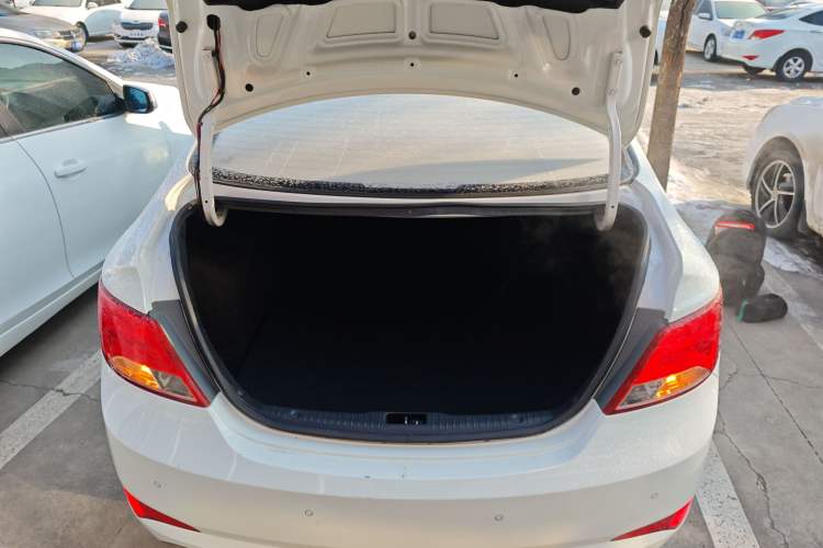 Used Hyundai Verna 2014 1.4L Manual Smart GLS Trim
