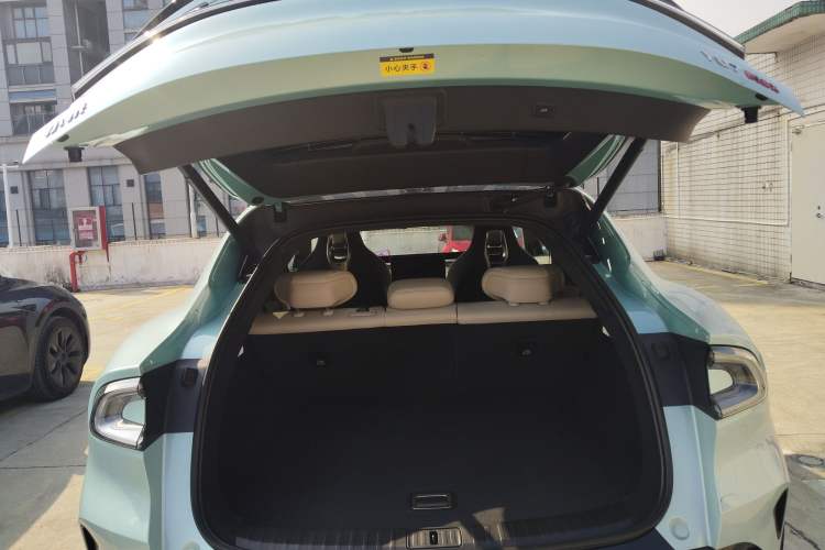 Used  YU7 2025 Ultra-Long Range High-Performance All-Wheel-Drive Max Edition