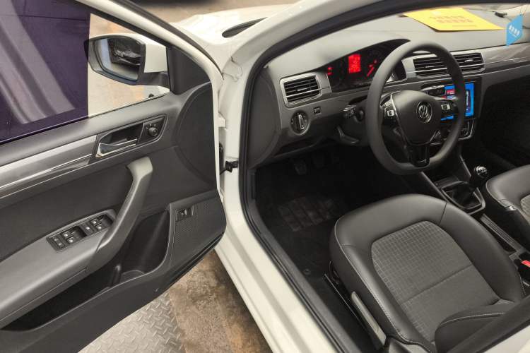 Used Volkswagen Santana 2018 1.5L Manual Comfort Edition