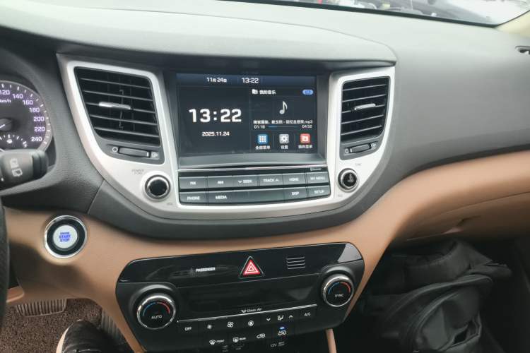 Used Hyundai Tucson 2015 1.6T Dual-Clutch Two-Wheel-Drive Smart Model
