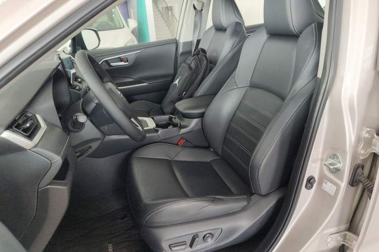 Used Toyota Wildlander 2023 2.0L CVT Four-Wheel Drive Luxury PLUS Edition
