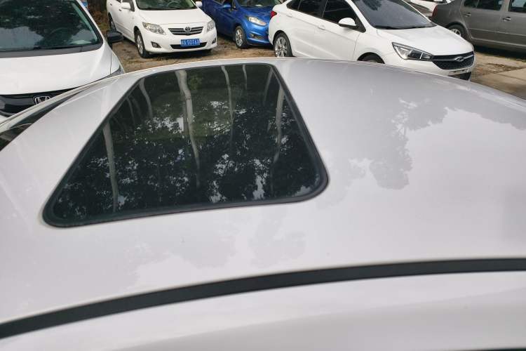 Used Hyundai Elantra (5th Generation / Langdong) 2016 1.6L Automatic Smart Version