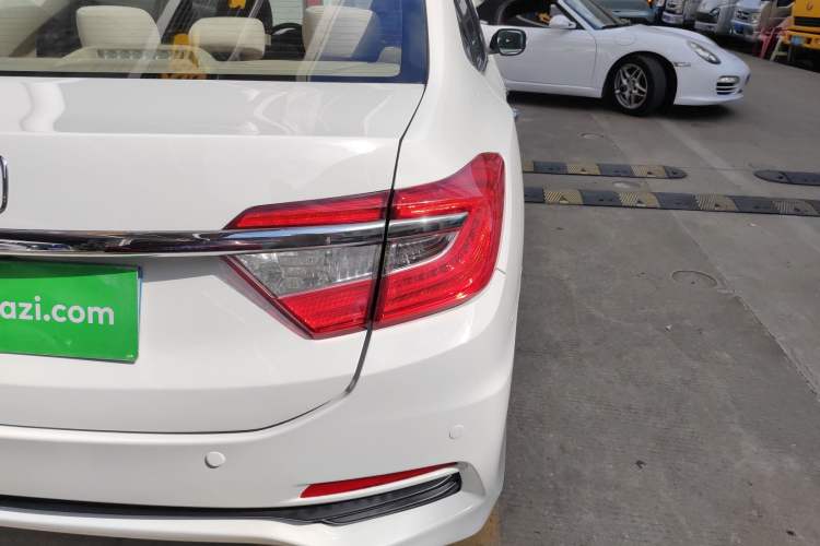 Used Honda Crider 2013 1.8L automatic luxury edition
