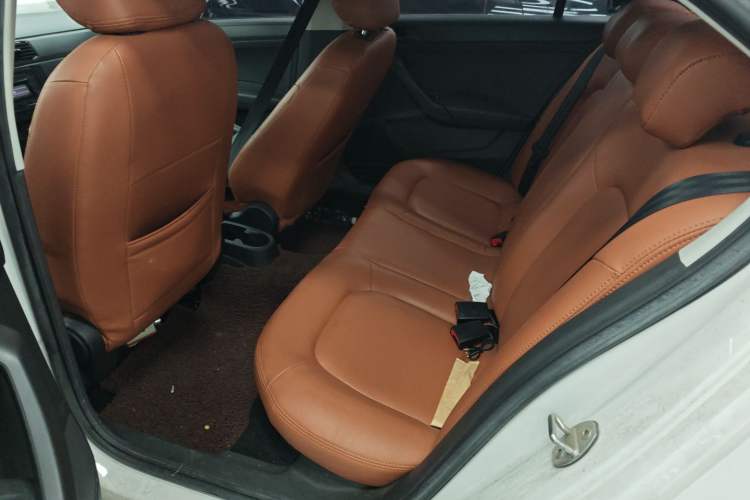 Used Volkswagen Santana 2016 1.6L Automatic Fashion Edition
