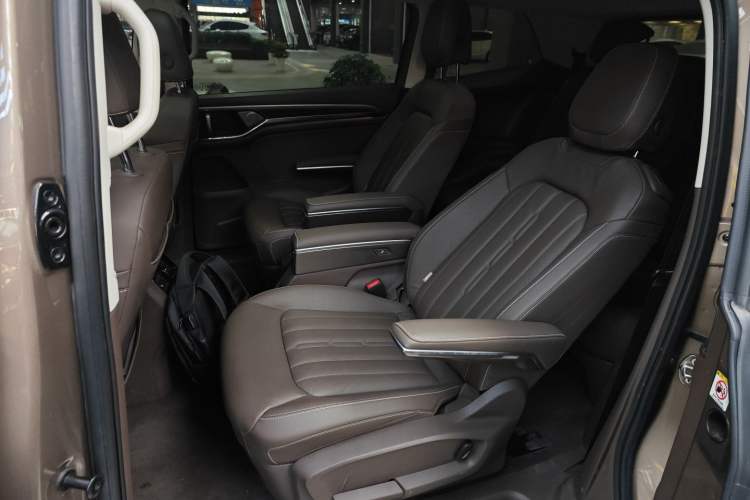 Used Volkswagen Viloran 2020 330TSI Luxury Edition
